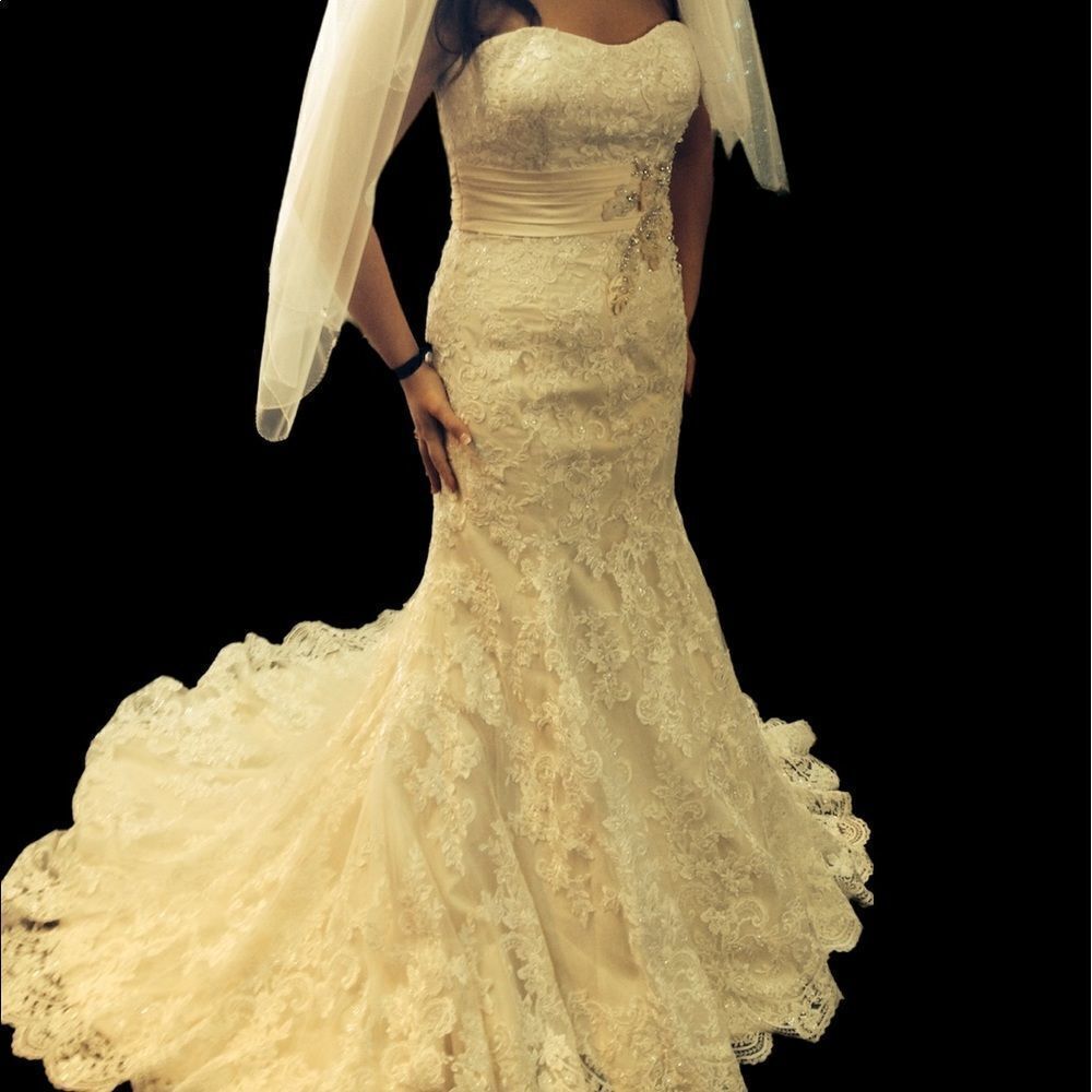 NWT NEVER WORN 100% Authentic Allure 8917 Wedding Dress